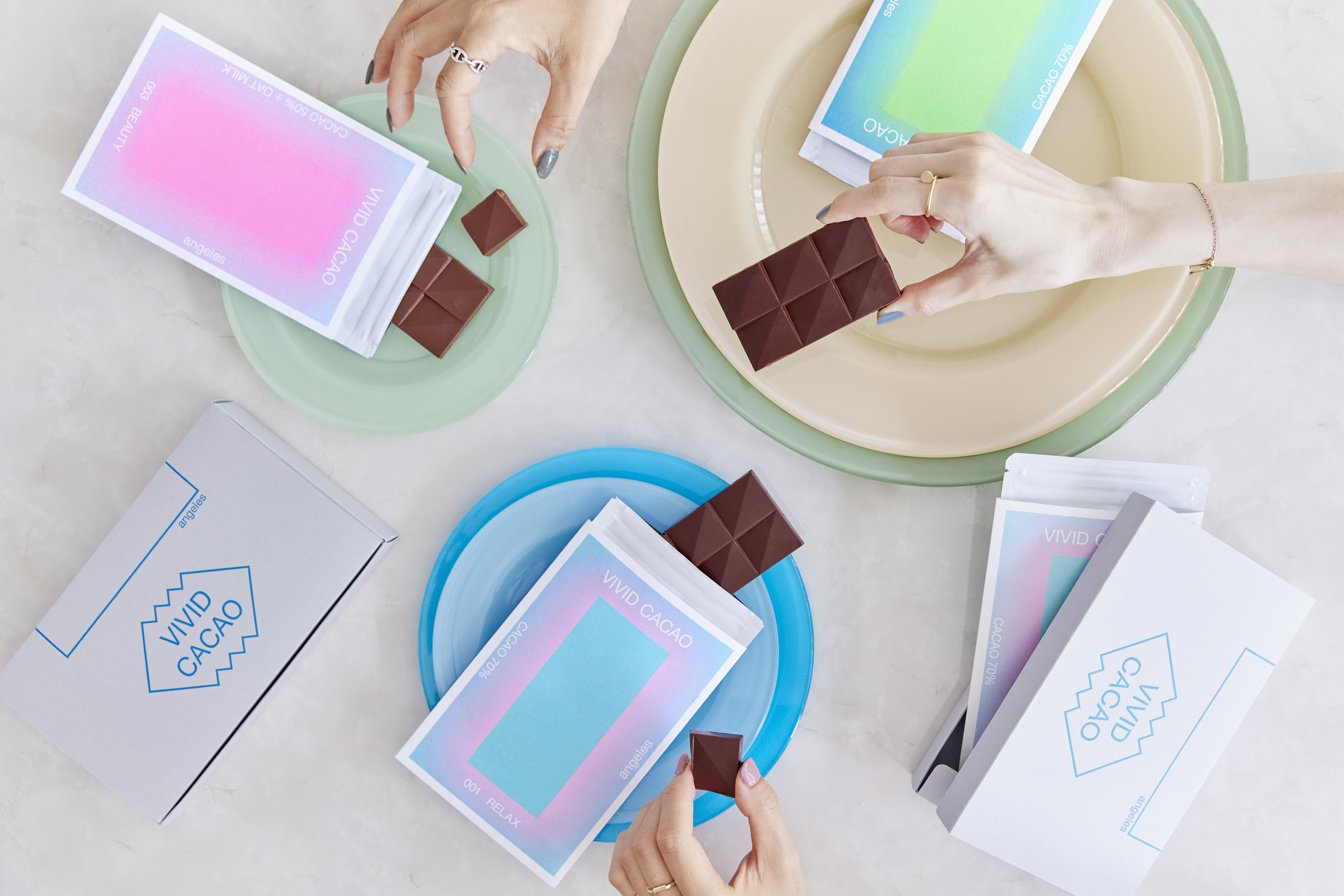 VIVID CACAO】／平井理央さんが開発！“からだ整う、こころ輝く